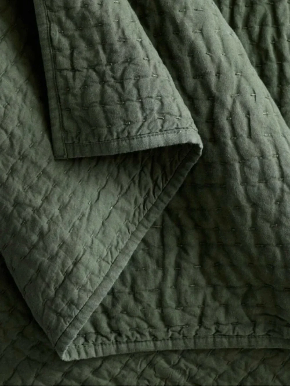 King/Cal King Linen and Organic Cotton Stitch Quilt in Pine  Green - Retail $170